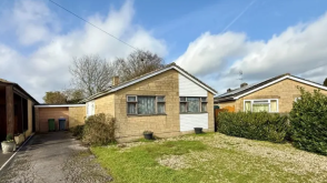 Bungalow for Renovation in Malmesbury, photo